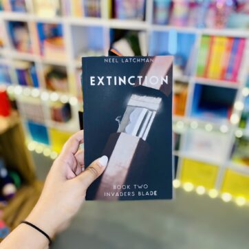 Extinction: Invaders Blade (Book 2 of 3 - The Extinction Trilogy)