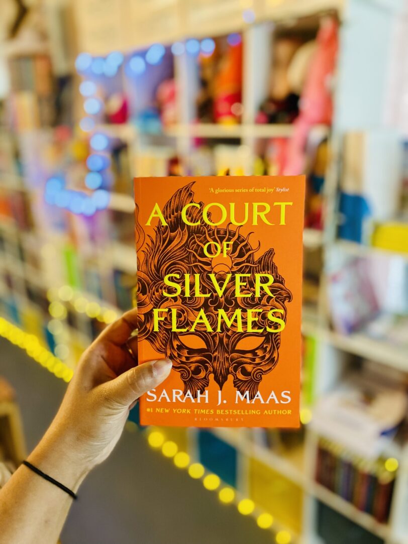 A Court of Silver Flames (Book 5 of 5: A Court of Thorns and Roses)