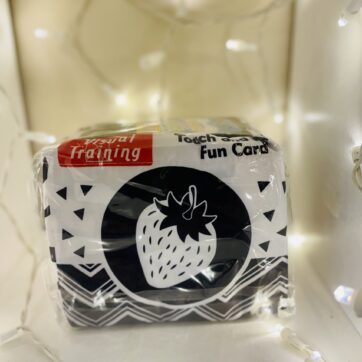 Black and White Soft Flash Cards With Cloth Storage Bag for Baby and Infant