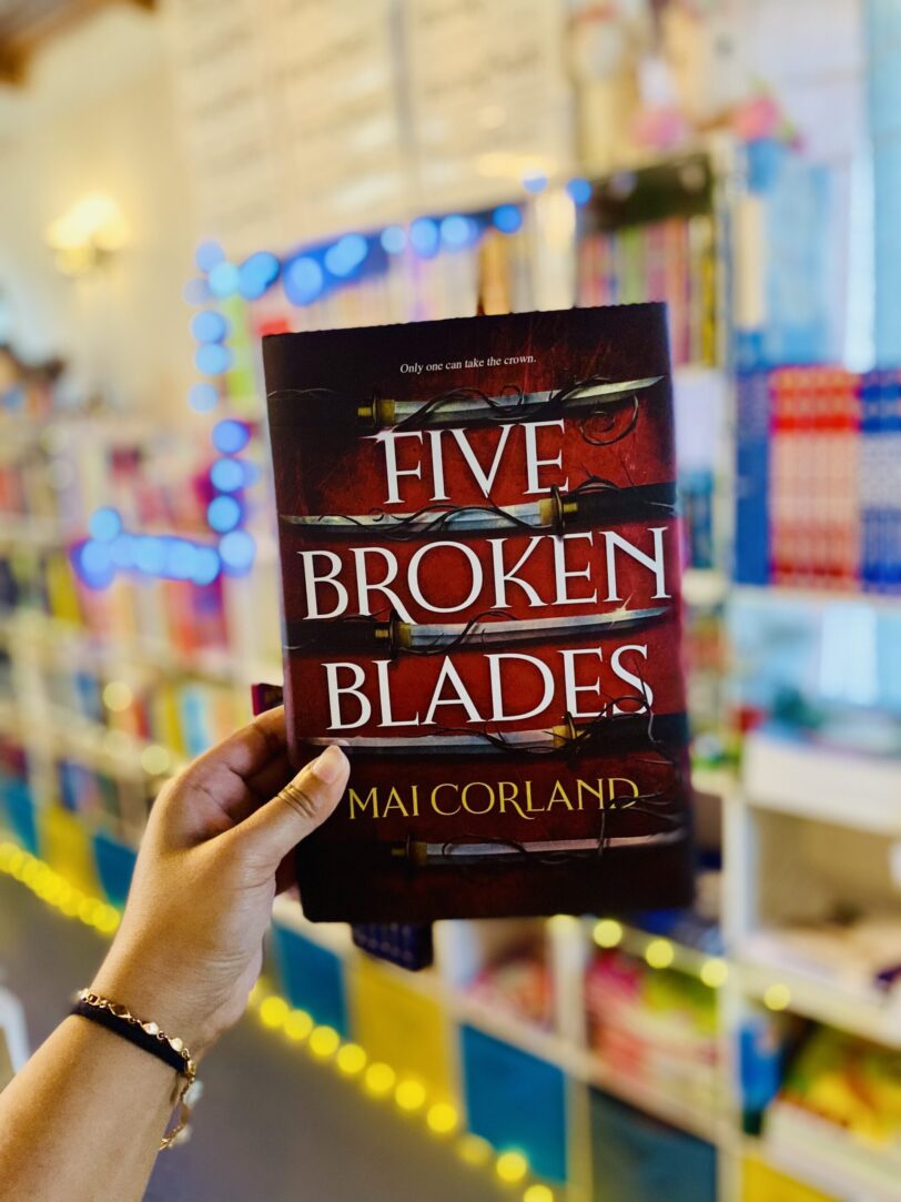 Five Broken Blades (Deluxe Limited Edition) (The Broken Blades: Book 1 of 2)