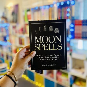 Moon Spells: How to Use the Phases of the Moon to Get What You Want (Moon Magic, Spells, & Rituals Series)