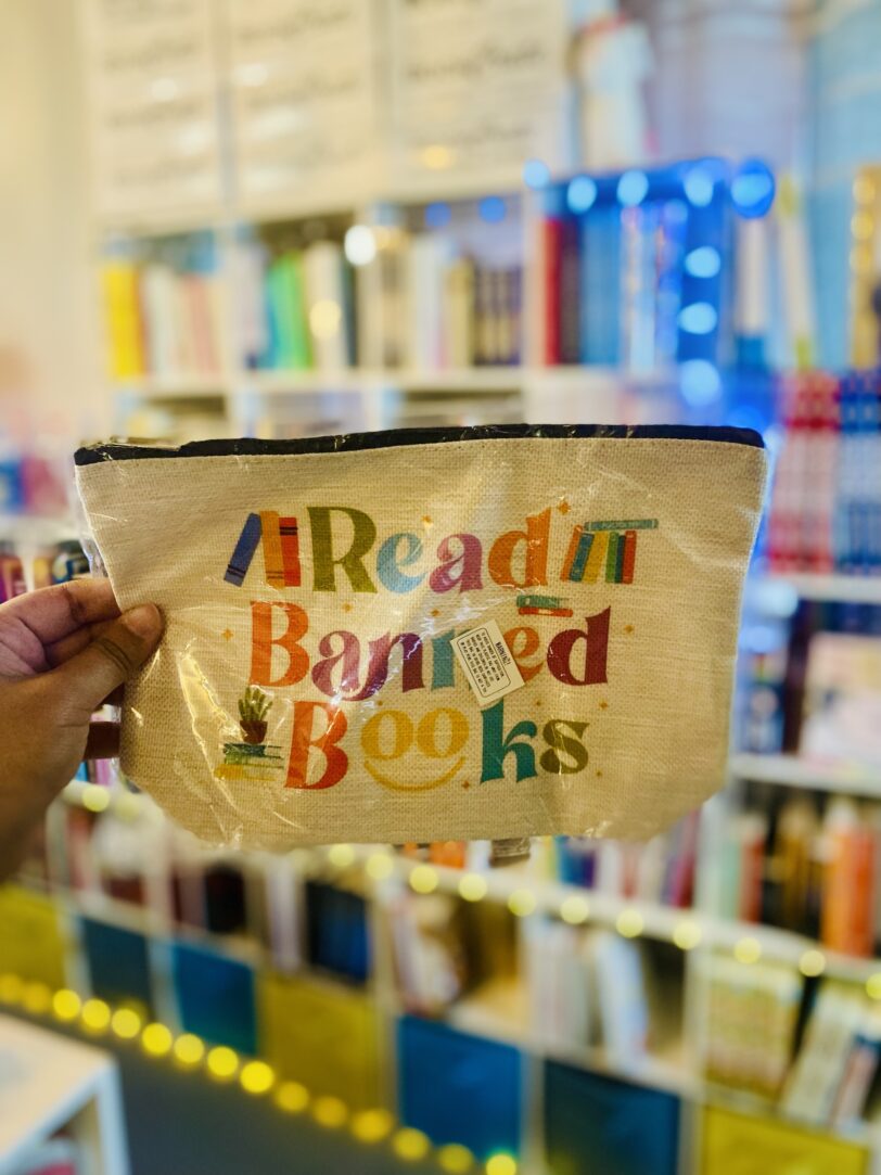 Read Banned Books Multipurpose Bag - Image 3