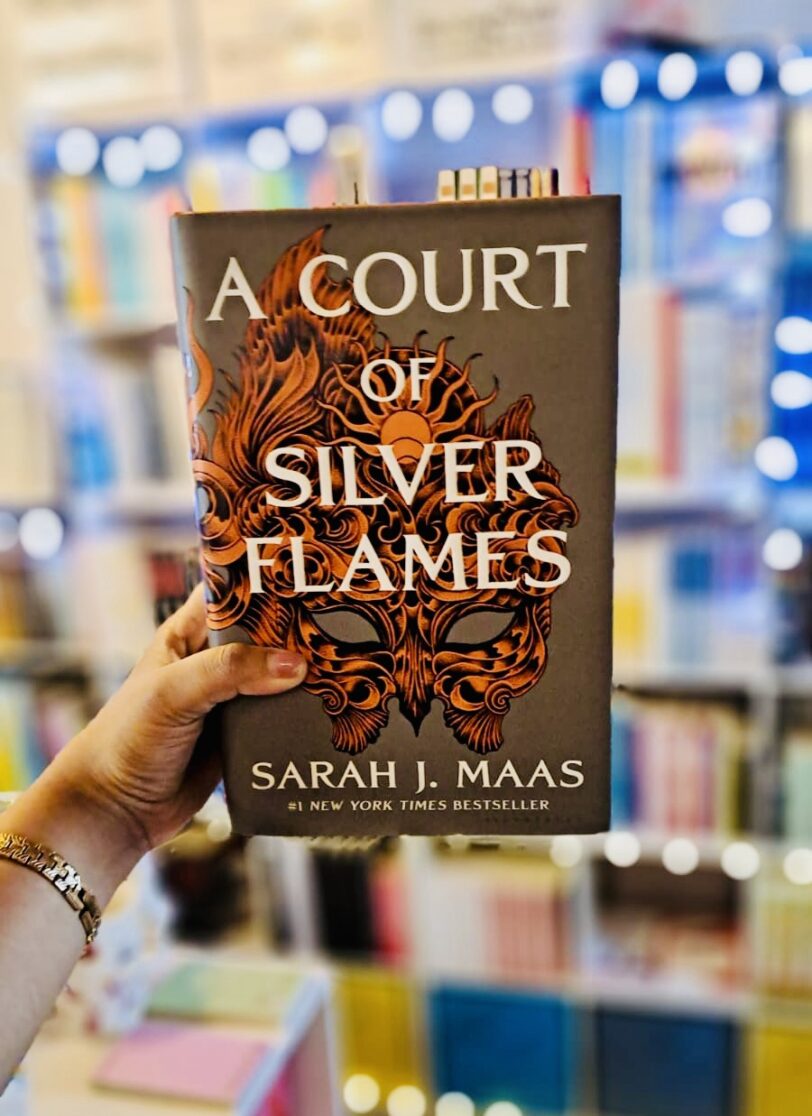 A Court of Silver Flames (Book 5 of 5: A Court of Thorns and Roses) - Hardcover